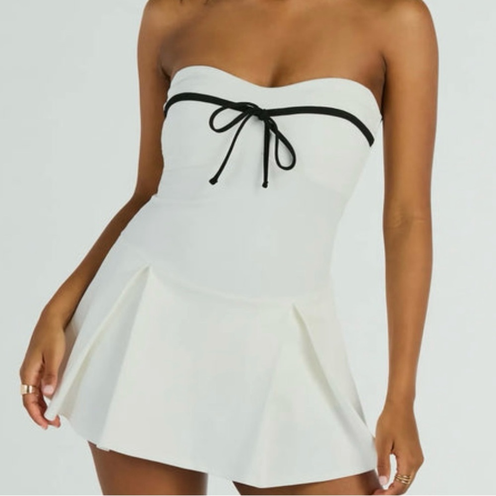 Sweet Muse Strapless Bow-Detail Skater Romper